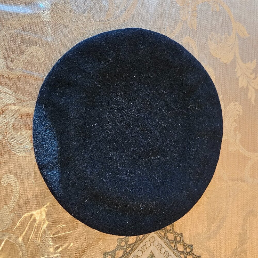 Vintage Pebeo Nay Beret